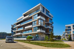 בית מדרש שערי שמועות –
בית חלקיה
פרויקט קהילתי ייחודי לתכנון וליווי של בית מדרש– תוך שימת דגש על חללים מרווחים, פתרונות אקוסטיים מותאמים ותחושת קדושה נעימה.